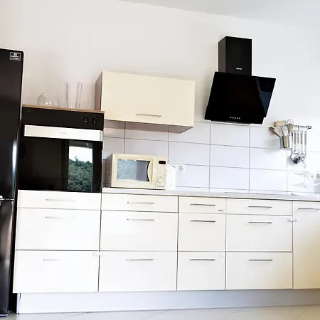 Apartment Lola Palit