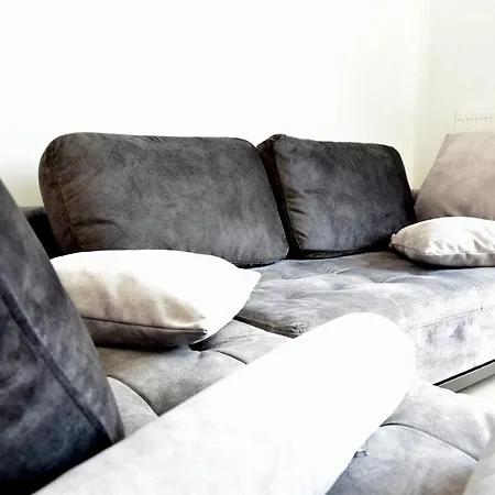 Lola Apartment *