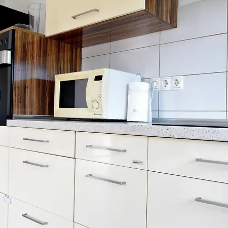 Lola Apartment Palit