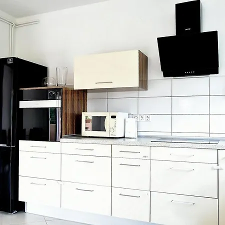 Apartment Lola *